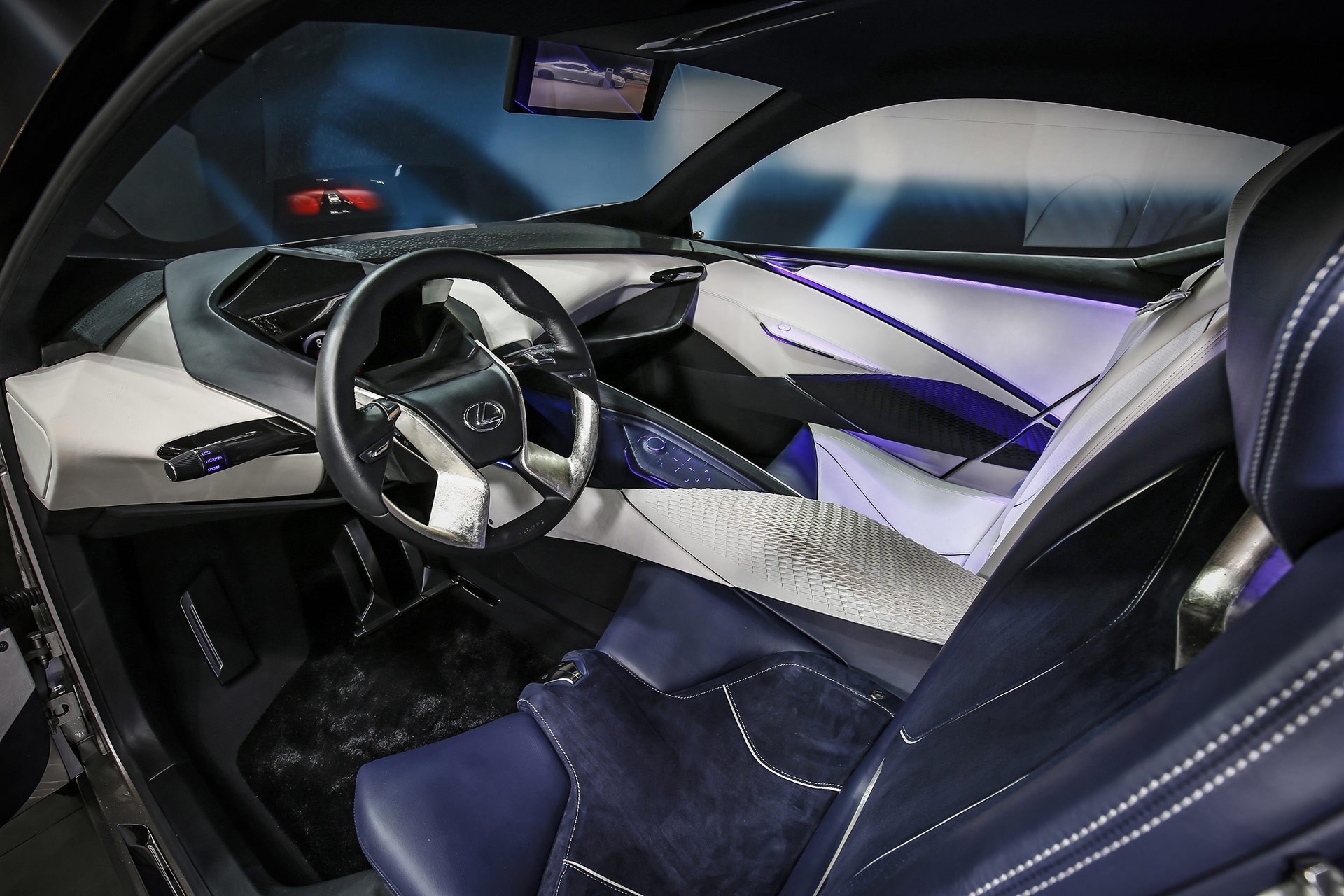 LF-SA interior dashboard